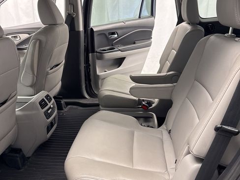 Used 2019 Honda Pilot Touring image 31