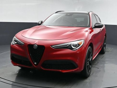 Used 2021 Alfa Romeo Stelvio Ti w/ Nero Edizione AWD/4WD image 20