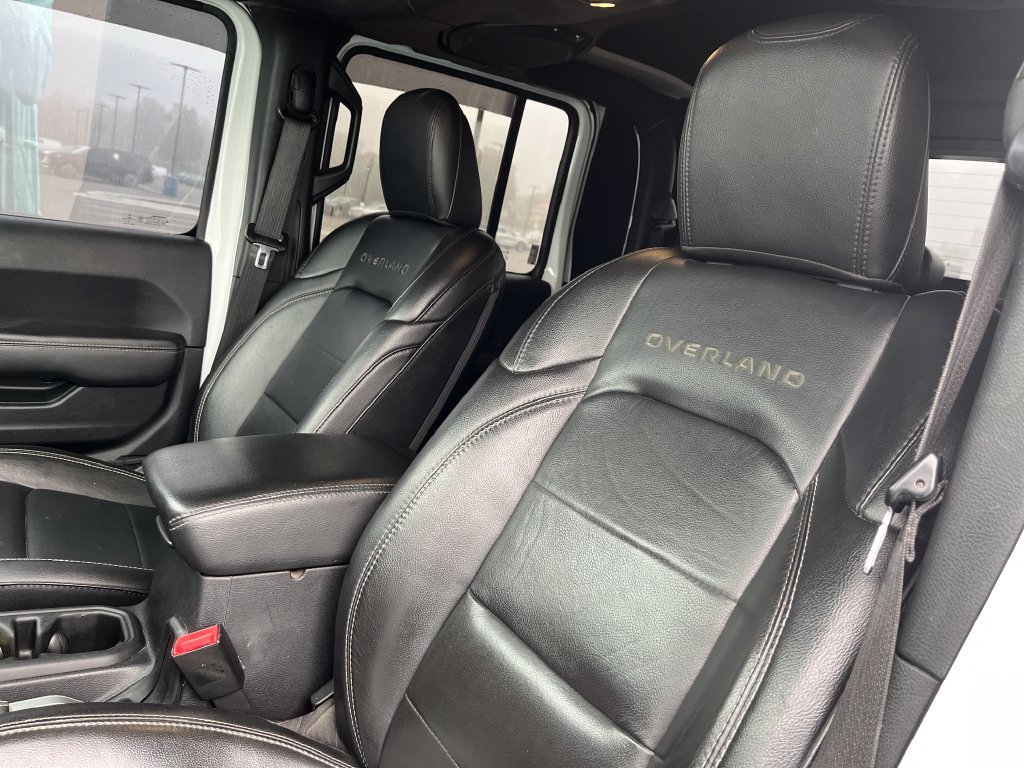 Used 2020 Jeep Gladiator Overland AWD/4WD image 14