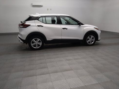 Used 2021 Nissan Kicks S FWD image 10