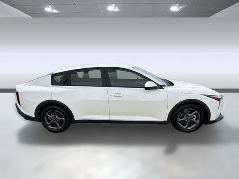 Used 2025 Kia K4 LXS FWD image 7