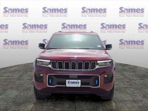 New 2024 Jeep Grand Cherokee Overland w/ Luxury Tech Group IV AWD/4WD image 2