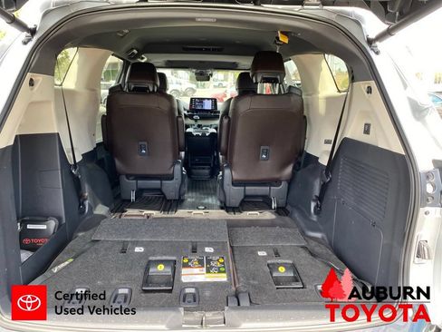 Used 2024 Toyota Sienna Platinum AWD/4WD image 13