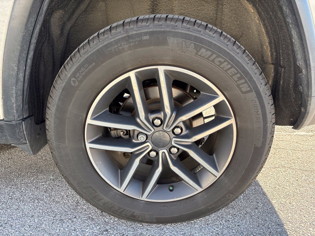 Used 2020 Jeep Grand Cherokee Limited AWD/4WD image 22