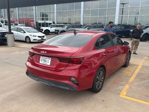 Used 2024 Kia Forte LXS image 7