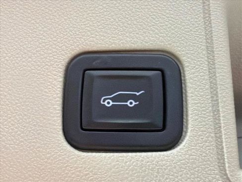 Used 2022 GMC Terrain Denali w/ Black Diamond Edition AWD/4WD image 21