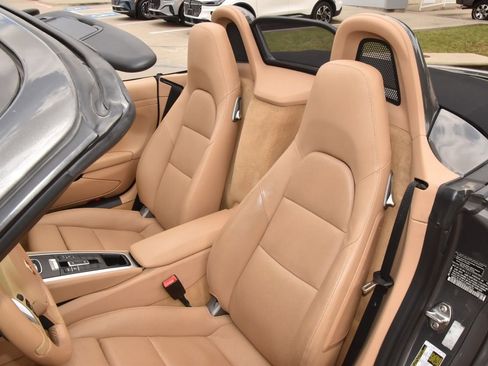 Used 2013 Porsche Boxster w/ Infotainment Pkg RWD image 15