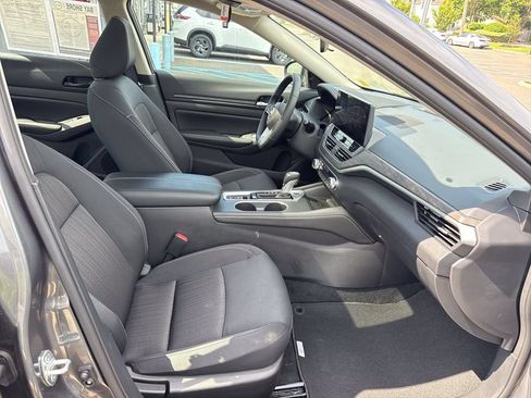 Certified 2025 Nissan Altima 2.5 SV w/ SV Premium Package FWD image 29