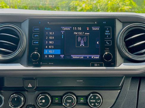 Used 2019 Toyota Tacoma TRD Off-Road AWD/4WD image 12