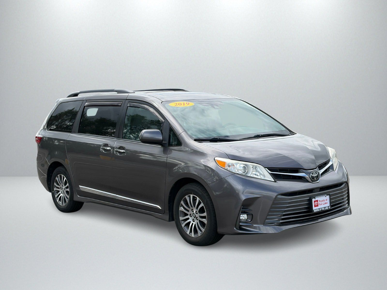 Used 2019 Toyota Sienna XLE w/ XLE Navigation Package FWD image 7