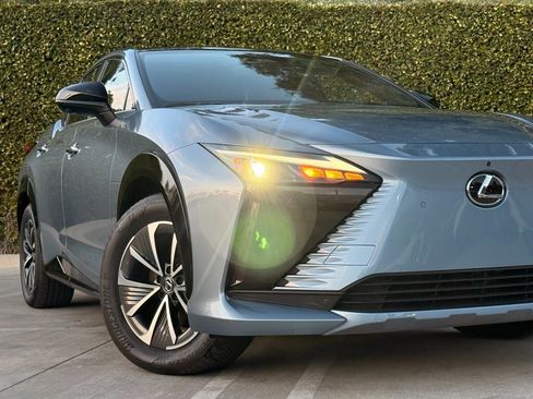 Certified 2023 Lexus RZ 450e Premium w/ Accessory Package (2T) image 4