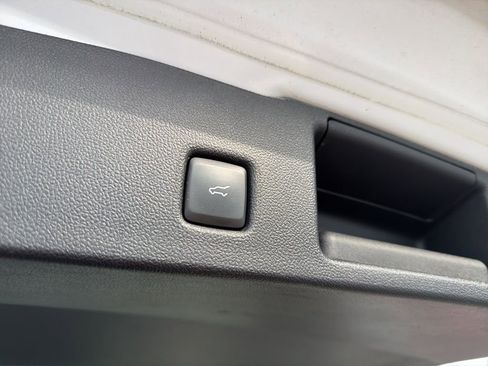 Used 2020 Ford Escape SEL image 23