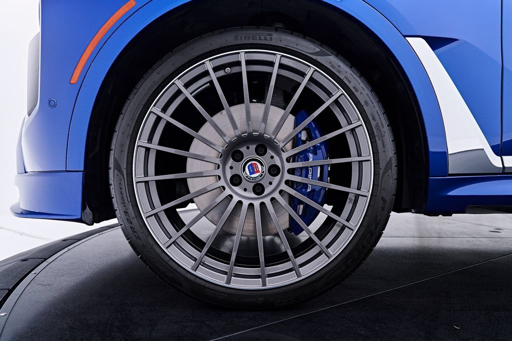 Used 2025 BMW ALPINA XB7 AWD/4WD image 3