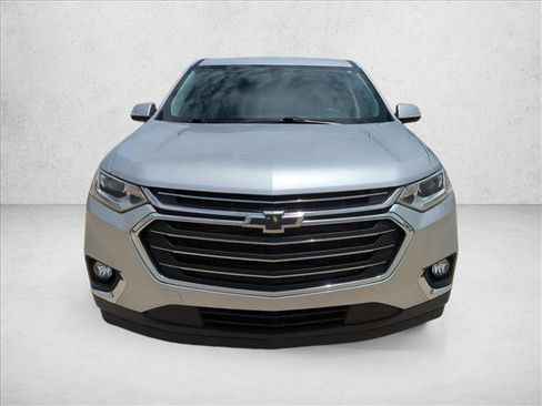 Used 2019 Chevrolet Traverse LT FWD image 2