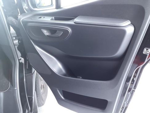 Used 2022 Mercedes-Benz Sprinter 2500 image 6