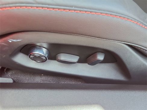 New 2025 Chevrolet Corvette Stingray Premium Conv w/ Z51 Performance Package image 21