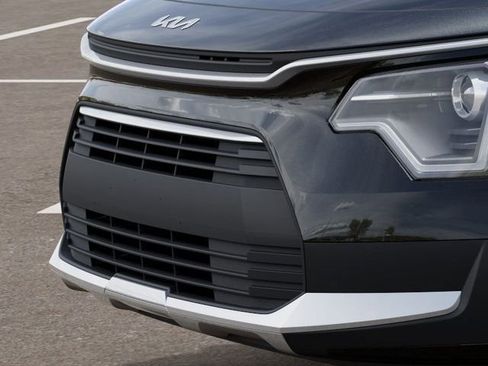 New 2025 Kia Niro LX FWD image 12