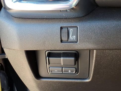 Used 2025 GMC Canyon Elevation w/ Convenience Package RWD image 11