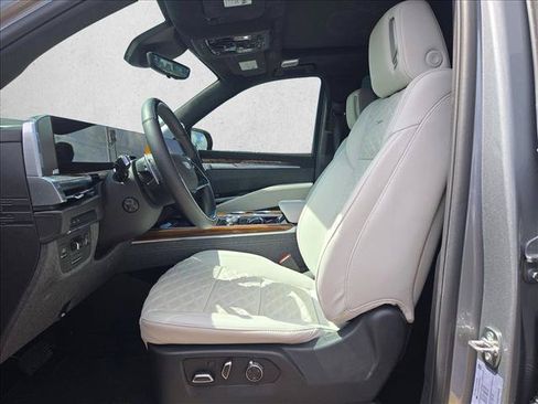 Used 2025 Cadillac Escalade Sport Platinum w/ LPO, ONYX Package RWD image 9