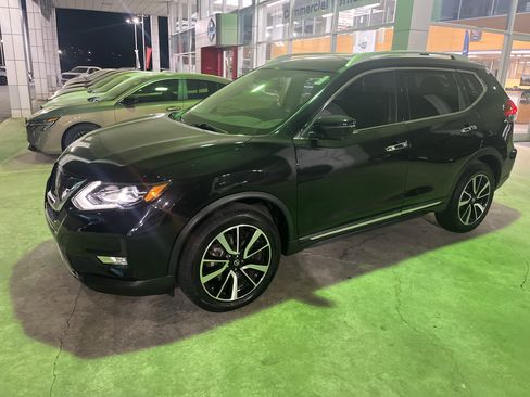 Used 2017 Nissan Rogue SL w/ SL Premium Package image 1