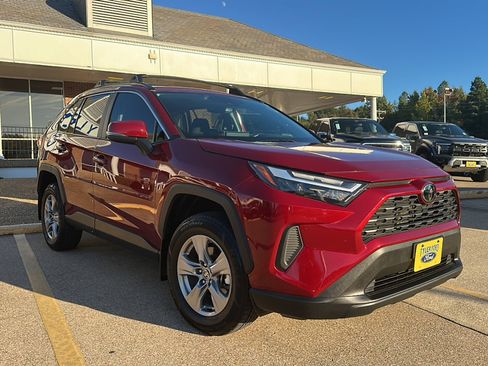 Used 2024 Toyota RAV4 XLE image 1