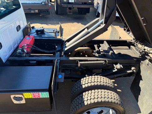Used 2016 Ford F550 4x4 Crew Cab Super Duty w/ Power Equipment Group image 14
