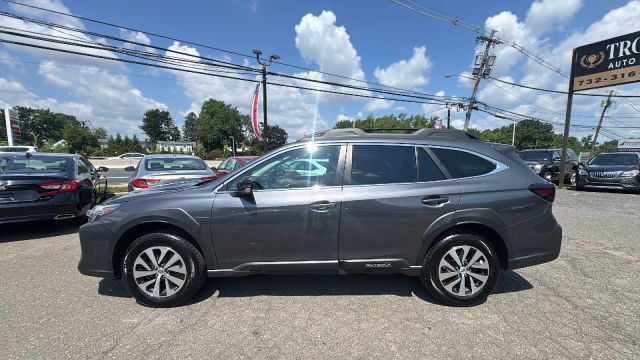 Used 2023 Subaru Outback Premium AWD/4WD image 8