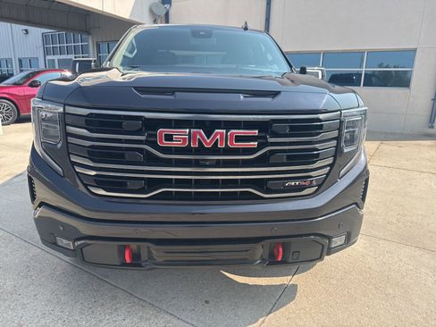 Used 2024 GMC Sierra 1500 AT4 image 7