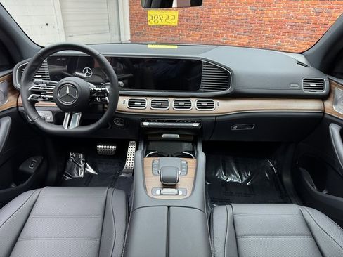 New 2025 Mercedes-Benz GLS 580 4MATIC image 12