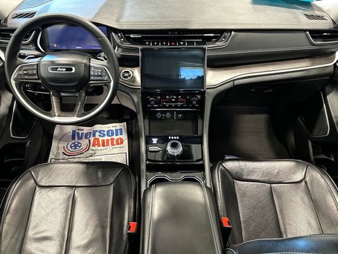 Used 2023 Jeep Grand Cherokee Limited w/ Luxury Tech Group II AWD/4WD image 27