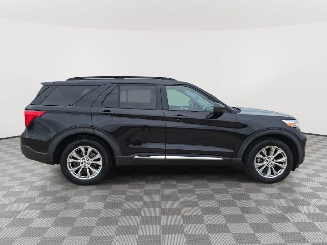 Used 2021 Ford Explorer XLT w/ Equipment Group 202A AWD/4WD image 8
