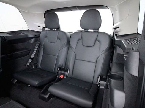 Certified 2025 Volvo XC90 B6 Plus w/ Protection Package Premier image 28