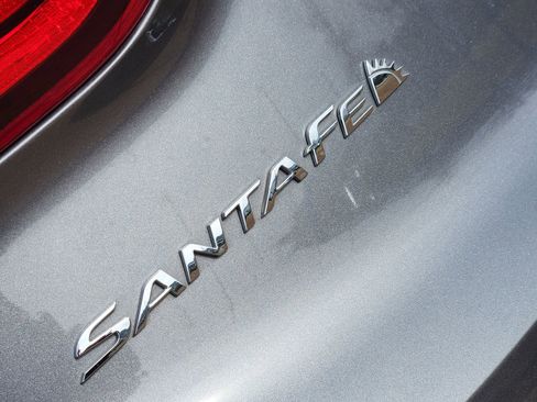 Used 2019 Hyundai Santa Fe SEL image 16