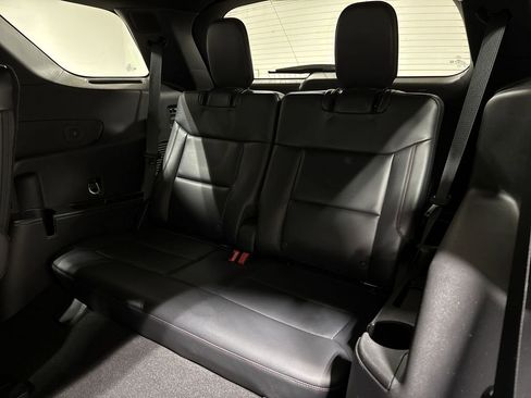 Used 2025 Ford Explorer ST image 30