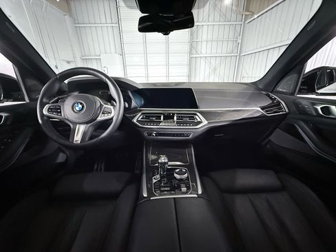 Used 2021 BMW X5 M50i w/ Executive Package image 50