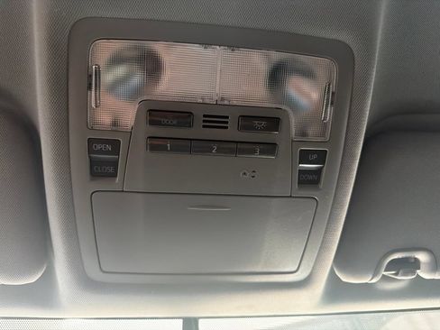 Used 2016 Toyota Highlander XLE FWD image 31