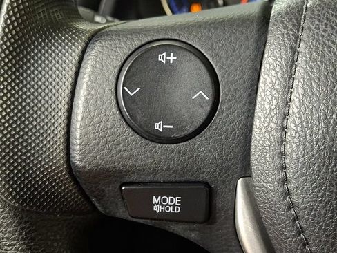 Used 2018 Toyota Corolla LE FWD image 20