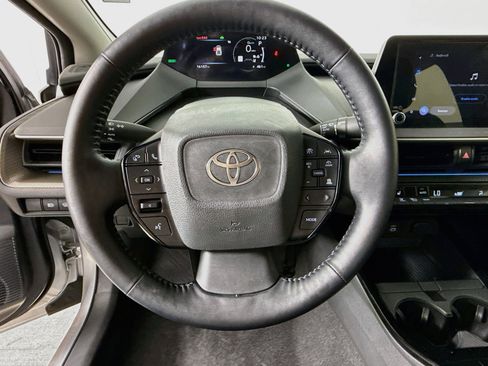 Used 2024 Toyota Prius XLE FWD image 11