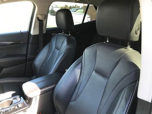 Used 2023 Buick Envision Essence image 9