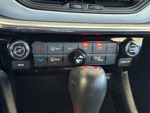 Certified 2023 Jeep Compass Limited AWD/4WD image 17