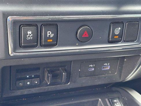 Used 2021 Nissan Titan SV w/ SV Convenience Package AWD/4WD image 28