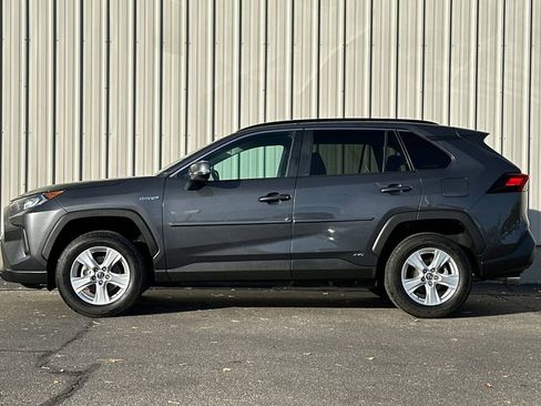 Used 2020 Toyota RAV4 LE w/ All Weather Liner Package image 7