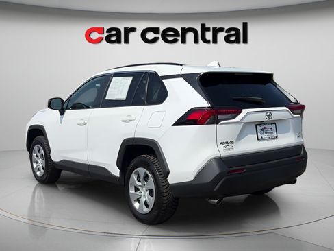 Used 2020 Toyota RAV4 LE w/ Carpet Mat Package AWD/4WD image 3