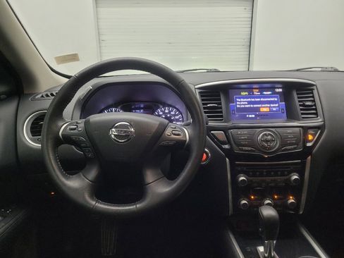 Used 2020 Nissan Pathfinder SV AWD/4WD image 22