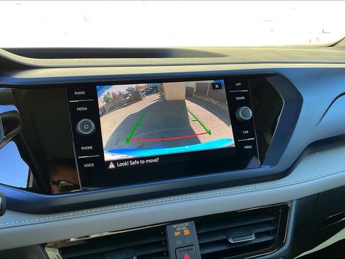 Certified 2024 Volkswagen Taos SE image 21