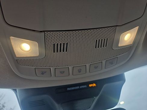 Used 2023 Ford Expedition XLT image 27