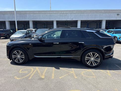Used 2024 Cadillac Lyriq Luxury AWD/4WD image 5