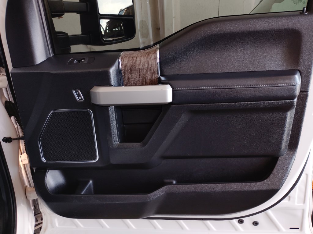 Used 2019 Ford F250 Lariat w/ Lariat Ultimate Package AWD/4WD image 11