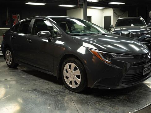 Used 2023 Toyota Corolla LE w/ Carpet Mat Package (TMS) image 5