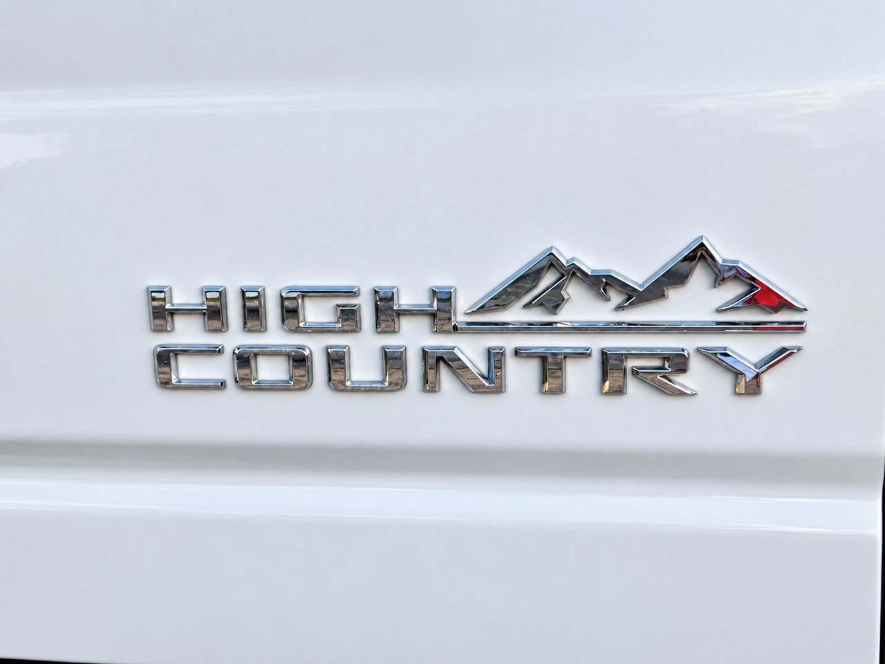 Used 2024 Chevrolet Silverado 3500 High Country w/ High Country Premium Package AWD/4WD image 8